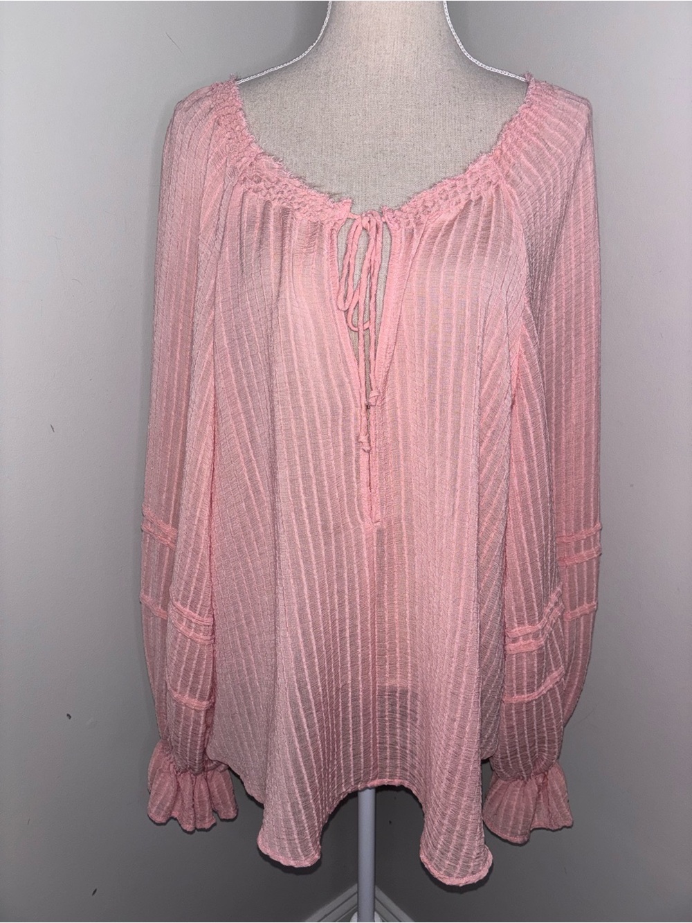 Free People peach blush pink peasant top blouse textured smock neck size Medium